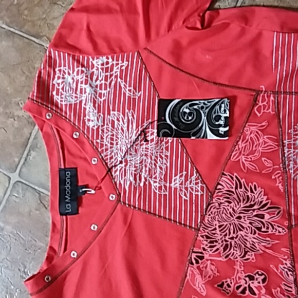 NWT La Madona Tshirt - Picture 4 of 8